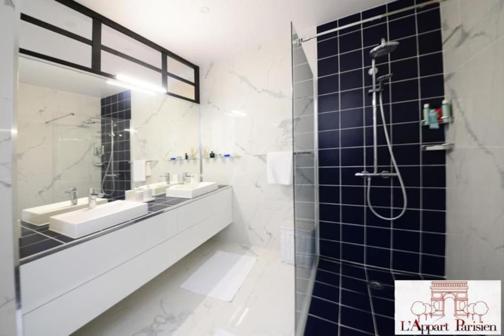 Type F2 Renove- Quartier Elysee * Parijs